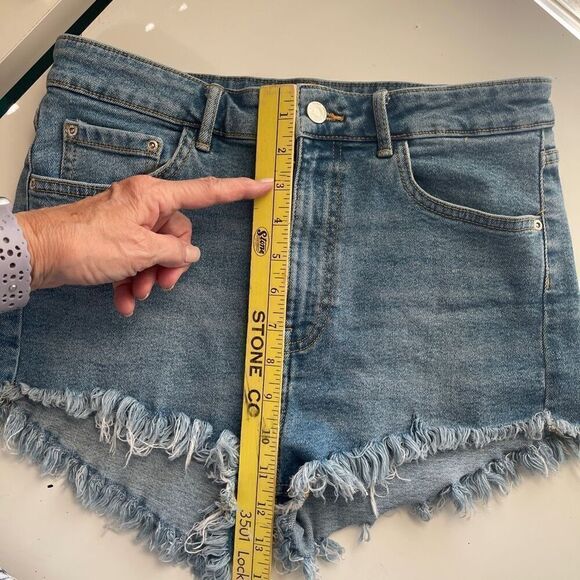 Zara Zip Fly High Rise Distressed Raw Frayed Hem Denim Jean Shorts Blue Size 8 - Picture 7 of 8